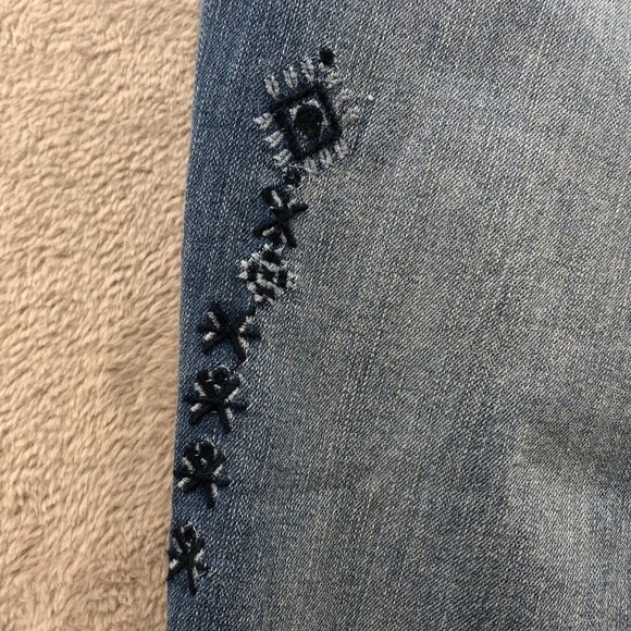 Christopher & Banks Womens Jeans Size 14 Skinny Leg Blue Denim Embroidered Y2K - Picture 13 of 16